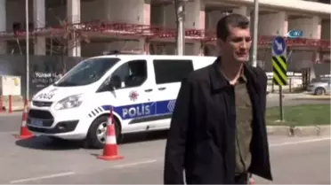İzmir Adliyesi'nde Yaralandığı Yere Aylar Sonra Geldi
