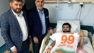 Alanyalı Hastaya 'Vagner Love' Forması