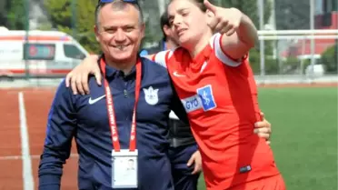 Konak Belediyespor'da Cosmina Golle Döndü