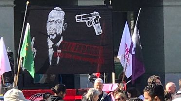 Skandal Pankarta Isviçre Halk Partisi'nden Tepki