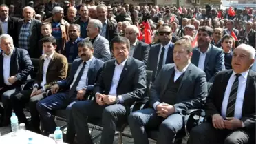 Bakan Zeybekci'den Takım Elbise Sözü