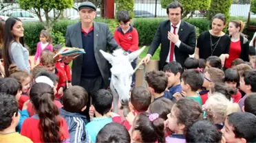 İskenderun'da 'Eşekli Gezici Kütüphane' Yeniden Öğrencilerle Buluştu