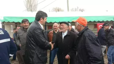 AK Parti Ardahan İl Teşkilatı Üyeleri Köyleri Gezip 'Evet' İçin Destek İstedi