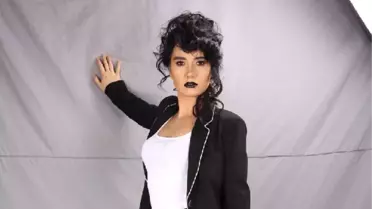 Dilara Gürkan 'Söz Ver'Le Müzik Piyasasına Hızlı Bir Giriş Yaptı
