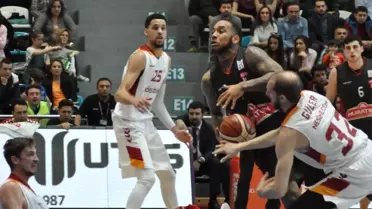 Galatasaray, Muratbey Uşak'a Fırsat Vermedi