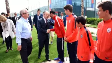 Altınordu'ya Bakan Kılıç'tan Ziyaret