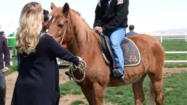 Diyarbakır'da Engelliler Ata Bindi