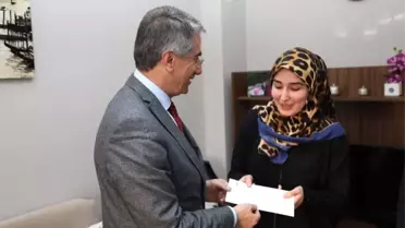 Başkan Yanılmaz, Gençlere Başbakanın Mektuplarını Dağıttı