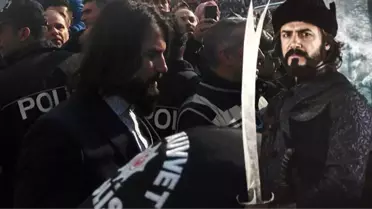 Diriliş'in Aliyar'ı Cem Uçar'ı Bursa'da Ezilmekten Polis Kurtardı