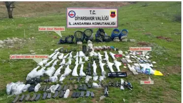 Lice Kırsalındaki Operasyonda PKK'ya Ait Çok Sayıda Silah ve Mühimmat Ele Geçirildi