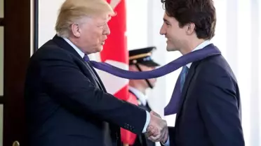 Trump'ın Kravatlarına Photoshop Yoluyla Küçük Dokunuşlar Yapılırsa!