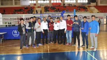 41 İlden 320 Sporcu Trabzon'da Şampiyon Olmak İçin Yumruk Atıyor