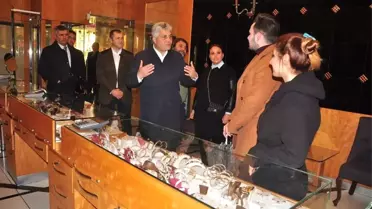 AK Parti Trabzon Milletvekillerini Günnar ve Cora Referandum Çalışmalarını Sürdürdü