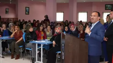 Bakan Bozdağ, Yozgat'ta Üniversite Öğrencilerinin Sorularını Yanıtladı