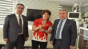 Sporla Hem Öfkesini Hem Rakiplerini Yendi
