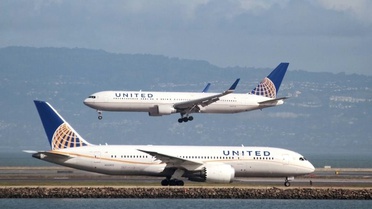 United Airlines Hisseleri 'Sürüklenen Yolcuyla' Düştü