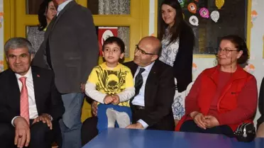 Demirtaş: 'Öğrencilerin Modern ve Donanımlı Okullarda Eğitim Almaları İçin Çalışıyoruz'