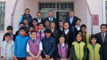 Kaymakam Çınar, Başarılı Öğrencileri Ödüllendirdi
