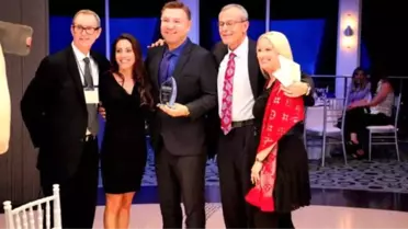 Nova Hair'in Kurucusu Ertaç Şensoy'a Anlamlı Ödül