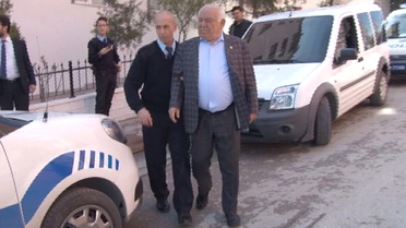 Eski CHP'li Vekil Polisi Alarma Geçirdi