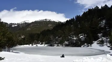 Limni Gölü'nün Buzu Çözülmüyor