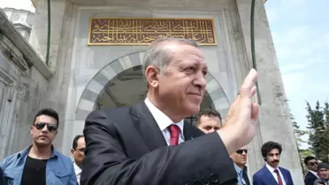 Fatih Sultan Mehmet ve Yavuz Sultan Selim Türbelerini Ziyaret Etti