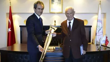 Senatör Sonbay'dan Rektör Özer'e Teşekkür