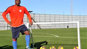 Çaykur Rizesporlu Kweuke'nin 'Dalya' Heyecanı