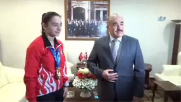 Düzce Valisi Dağlı, Dünya Şampiyonunu Ödüllendirdi