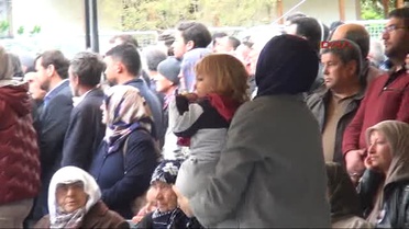 Izmir Ağabeyi: 'Oğlunu Senin Istediğin Gibi Yetiştireceğiz' 1-