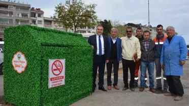 Görele'de Çöp Konteynırları Yapay Çimle Kaplanıyor