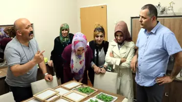 Evlerinde Ipek Böceği Yetiştirerek 6 Bin Lira Kazanacaklar