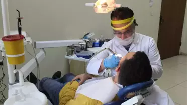 Hastalara Gülmeyi Sevdiren Doktor