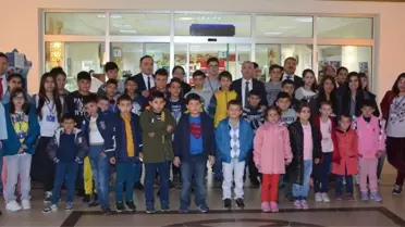 Vali Yıldırım'dan Çocuklara Sosyal Medya Uyarısı Açıklaması