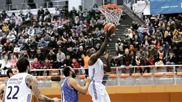 Best Balıkesir-İstanbul Büyükşehir Belediyespor:  77-84