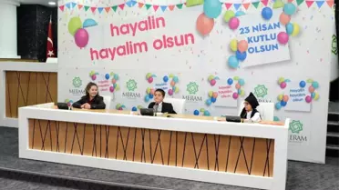 Meram Belediye Meclisini Çocuklar Yönetti