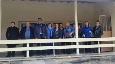 Yurt Ay-Der Ayazini Köyünde 46 Öğrenciye Giysi ve Ayakkabı Yardımı Yaptı