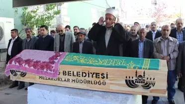 İyilik Yaparken Kazada Ölen Kadın Son Yolculuğuna Uğurlandı