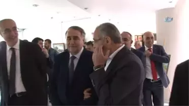 Resulzade'nin Resim Sergisi Ankara'da Açıldı