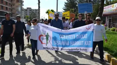 Öğrenciler Obeziteye Dikkat Çekmek Amacıyla Yürüdü