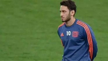 Hakan Çalhanoğlu'ndan Transfer Açıklaması!