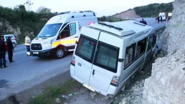 Işçi Servisi Su Kanalına Uçtu: 8 Yaralı