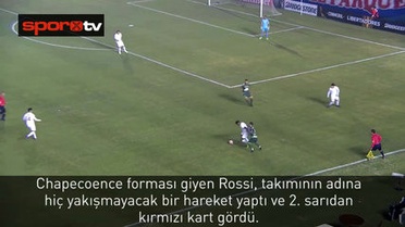 Parmak Attı Kırmızı Kart Gördü!