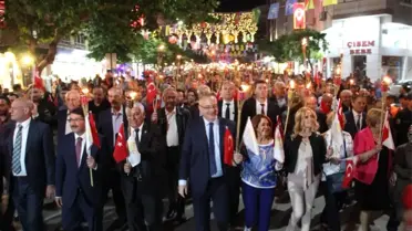 Manisa'da Geceyi Aydınlatan Fener Alayı