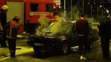 Otomobil Yolun Ortasında Yandı