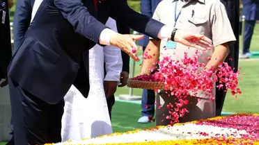 Cumhurbaşkanı Erdoğan, Gandhi Anıtı'nı Ziyaret Etti