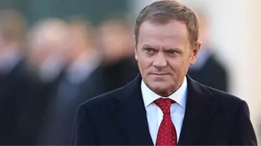 Tusk'ı Nazi Subayı Gibi Gösteren Polonyalı Diplomat Görevden Alındı