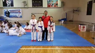 Osmangazili Minik Taekwondocular Işık Saçtı