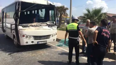 Servis Midibüsü Kamyona Çarptı: 10 Yaralı