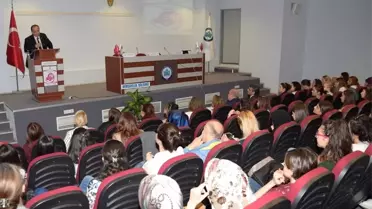Esogü'de Dünya Ebeler Günü Etkinliği Düzenlendi